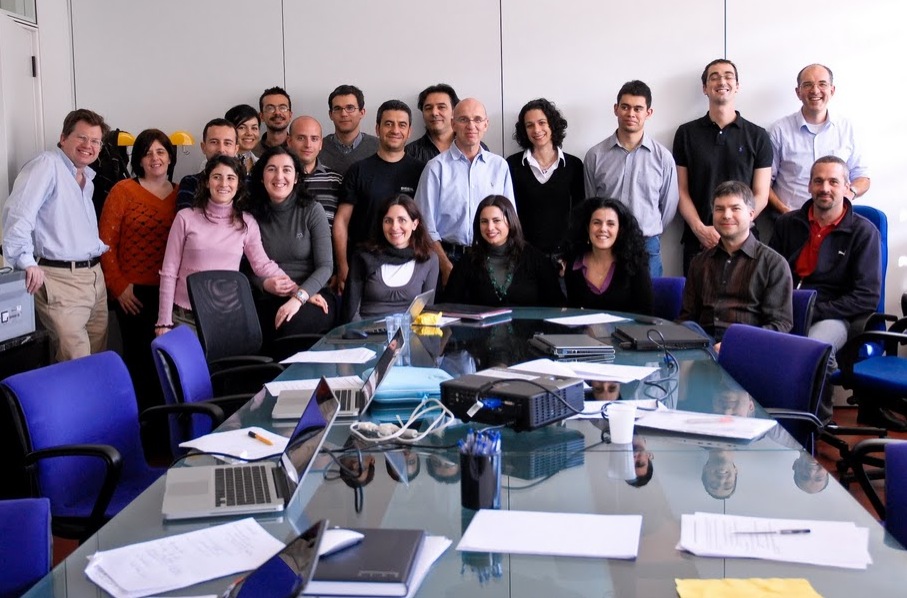 CRS4 meeting room, Technology Park, Pula, 2010. Meeting to discuss the progress of genomic sequencing work.